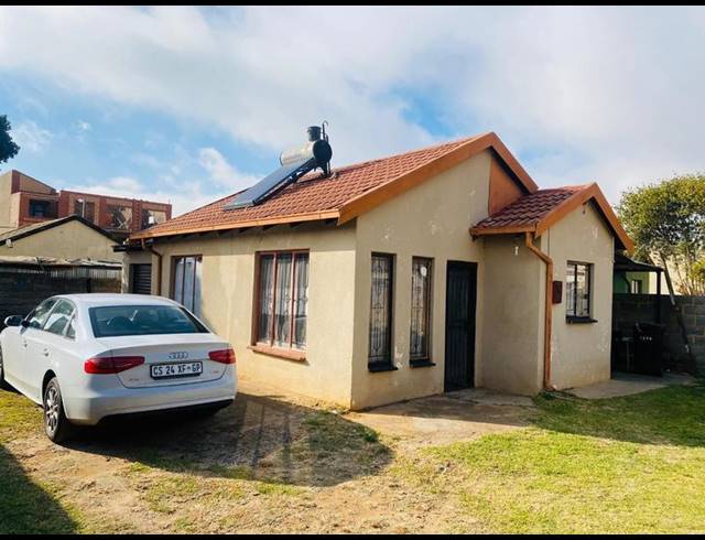 2 BEDROOM HOUSE FOR SALE IN BUHLE PARK